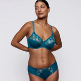 PrimaDonna Deauville Brazilian-Slip in Blaugrün am Model