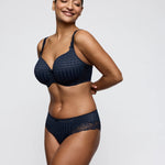 PrimaDonna Madison Unterlegter Bh Herzform in Velvet Blue am Model
