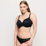 PrimaDonna Madison Unterlegter Bh Herzform in Schwarz am Model