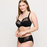 PrimaDonna Deauville Taillenslip in Schwarz am Model