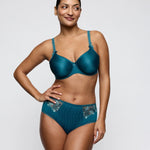 PrimaDonna Deauville Minimizer-BH in Blaugrün am Model