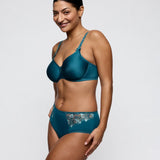 PrimaDonna Deauville Taillenslip in Blaugrün am Model